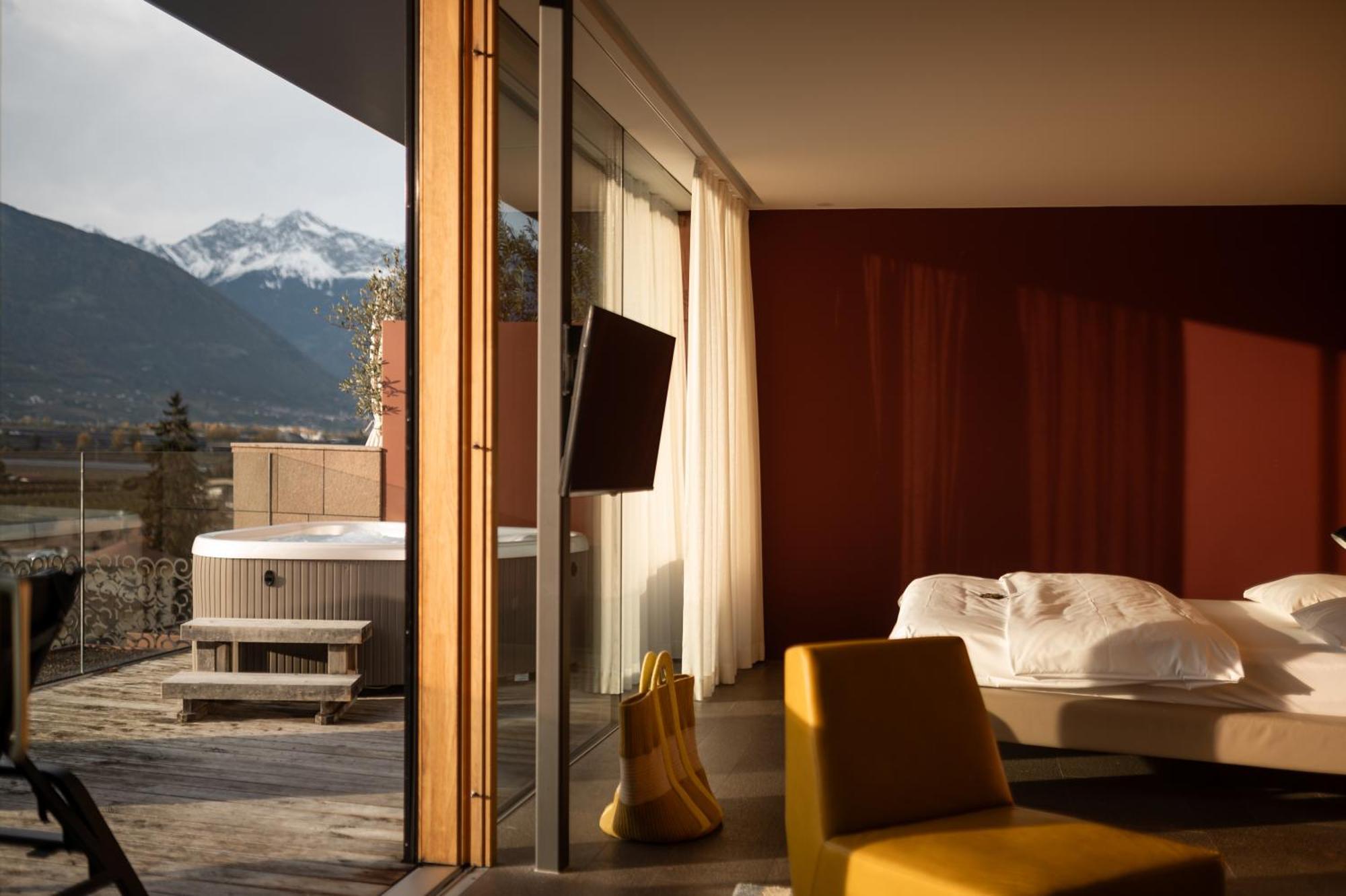 Hotel Muchele Postal / Burgstall Bagian luar foto