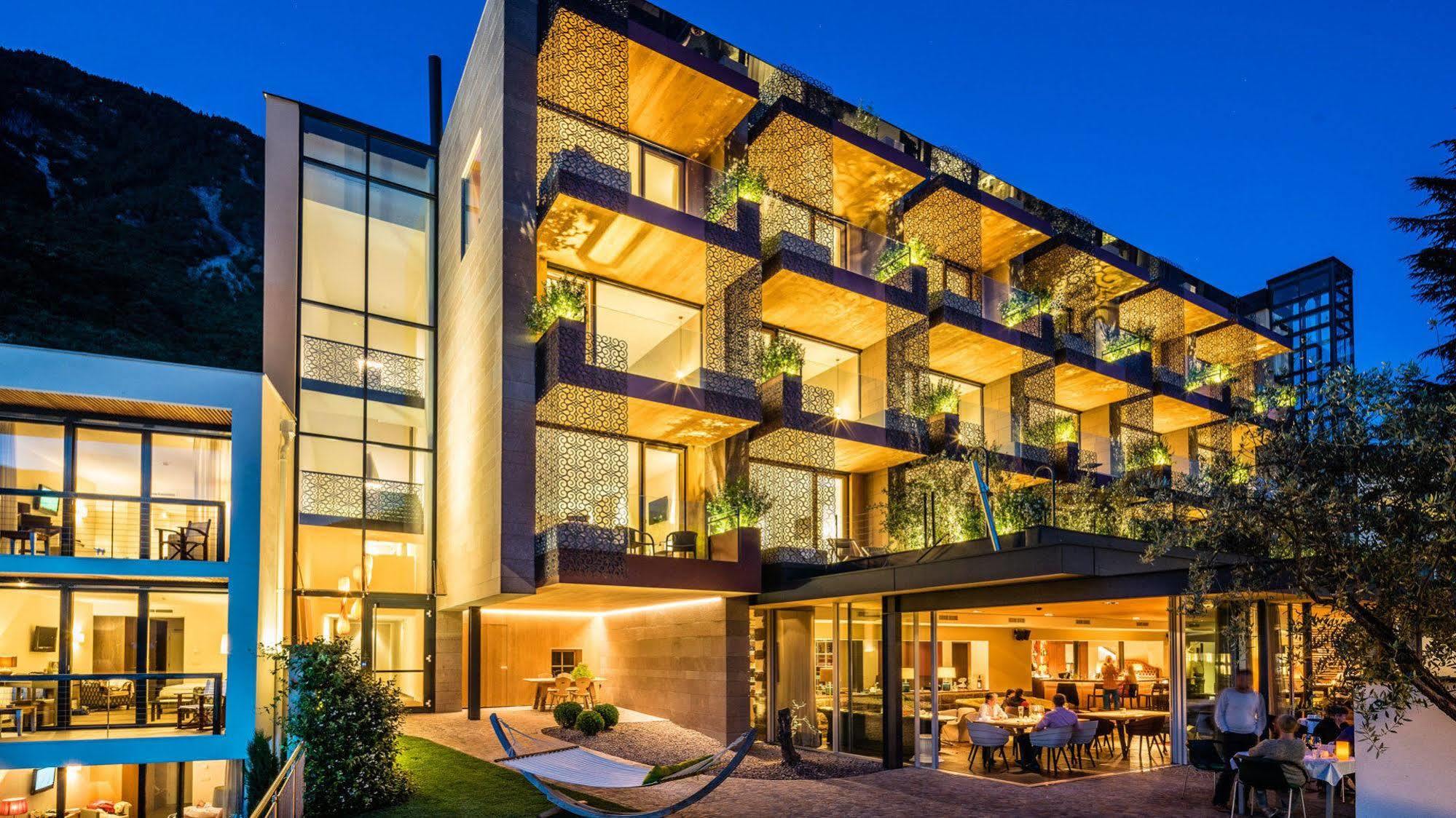 Hotel Muchele Postal / Burgstall Bagian luar foto